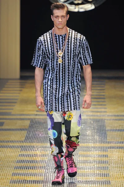 Look 22